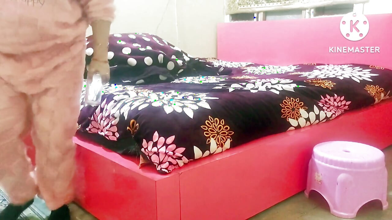 BBC Chor Ne Bhabhi Ko Berahmi Se Choda Aur Baar Baar Chodta Raha