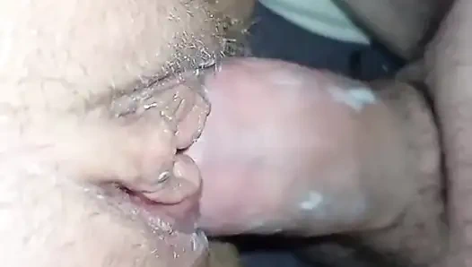 Köstlicher weißer Käse entsteht aus ihr