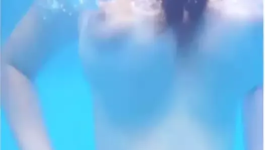 Great Moments in Big Tits Under Water   2