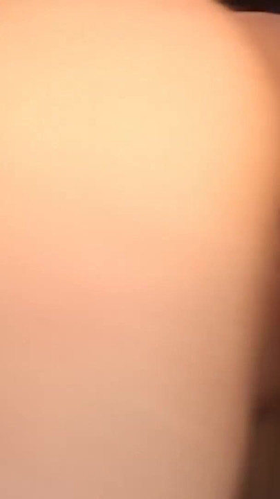 "Nilla büyük zenci yarağını seviyor ırklararası sikişi seviyor" filminden ikonik an