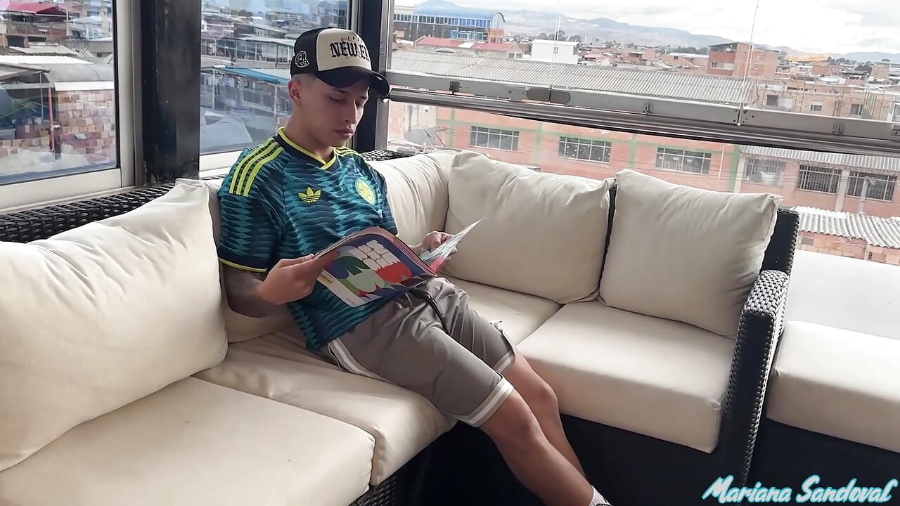 WORLD CUP 2026 Colombian takes off his PANINI and fucks him before Football - Mariana Sandoval