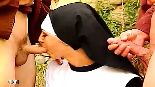 Nun chick loves to bang hard in outdoor fuck