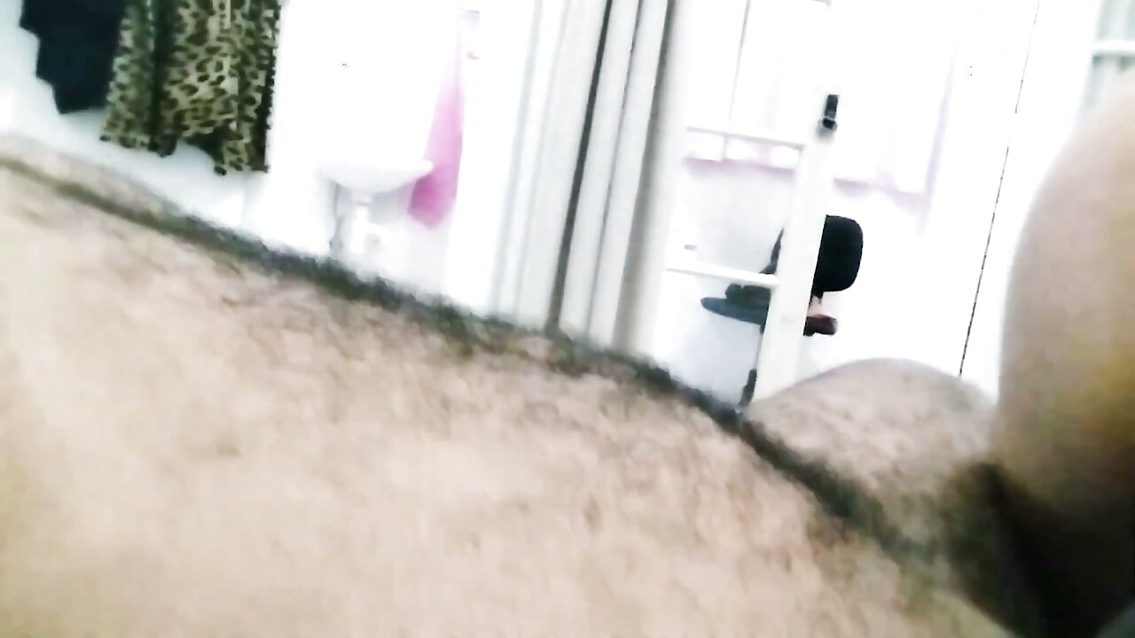 Taking Advantage of the Fact That Husband Went Out to the Bar, Part 2-3, Wife Fucks with Driver Who Was Hiding in the Closet