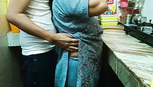 Bhabhi ki gand chudai kichen me Hindi audio