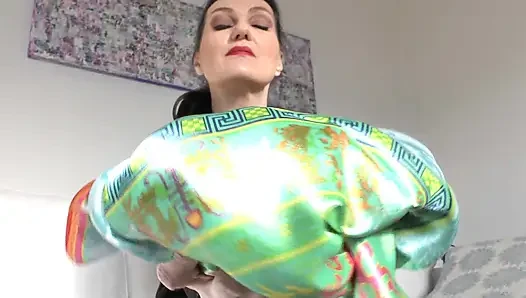 Satin fetish: permainan masturbasi hot, crot di rokku, lady victoria valente