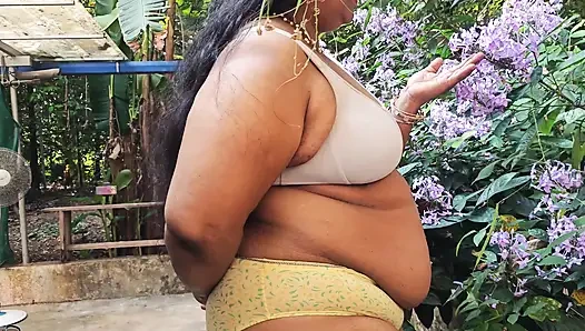 Beautiful Desi Girl Getting Nude Outside in the Garden