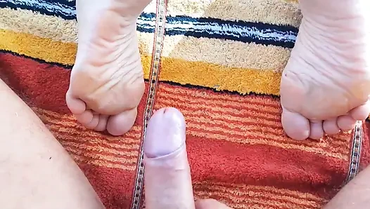 Seksi Sarışın, Olgun Eş Dışarıda Seksin Tadını Çıkarıyor