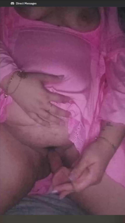Korte og slagkraftige versioner:Raw Discord Sex Call - Super Liderlig Kvinde Cumming Live