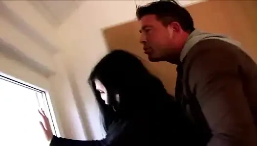 Schau zu, wie dieses zierliche schätzchen aus Frankreich beim casting gefickt wird