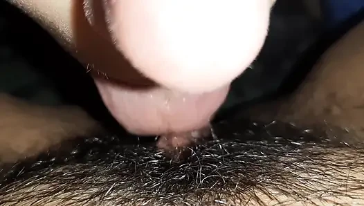 Çok kıllı amcığını yiyorum ve çabucak orgazm oluyorum