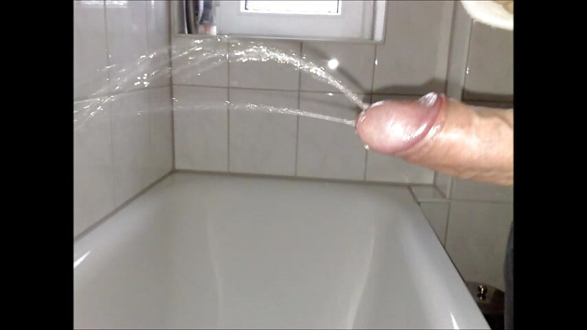 peeing and cumming