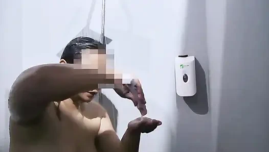 Diminta Pacar Mandi Abis Gym Di Kamar Mandi Umum - Minokiiko