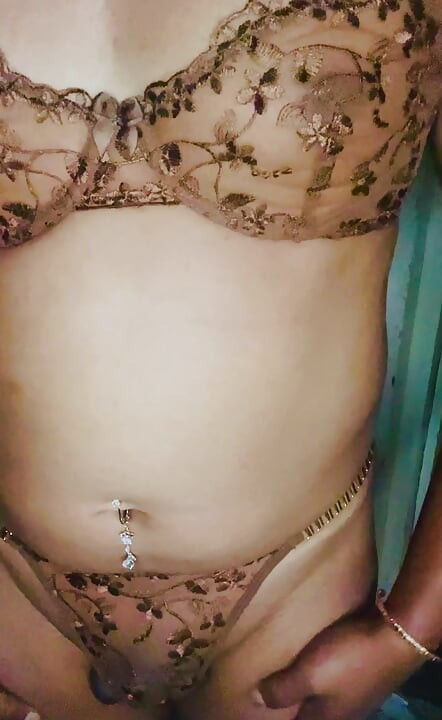 Masturbare indiană femboy, partea 1