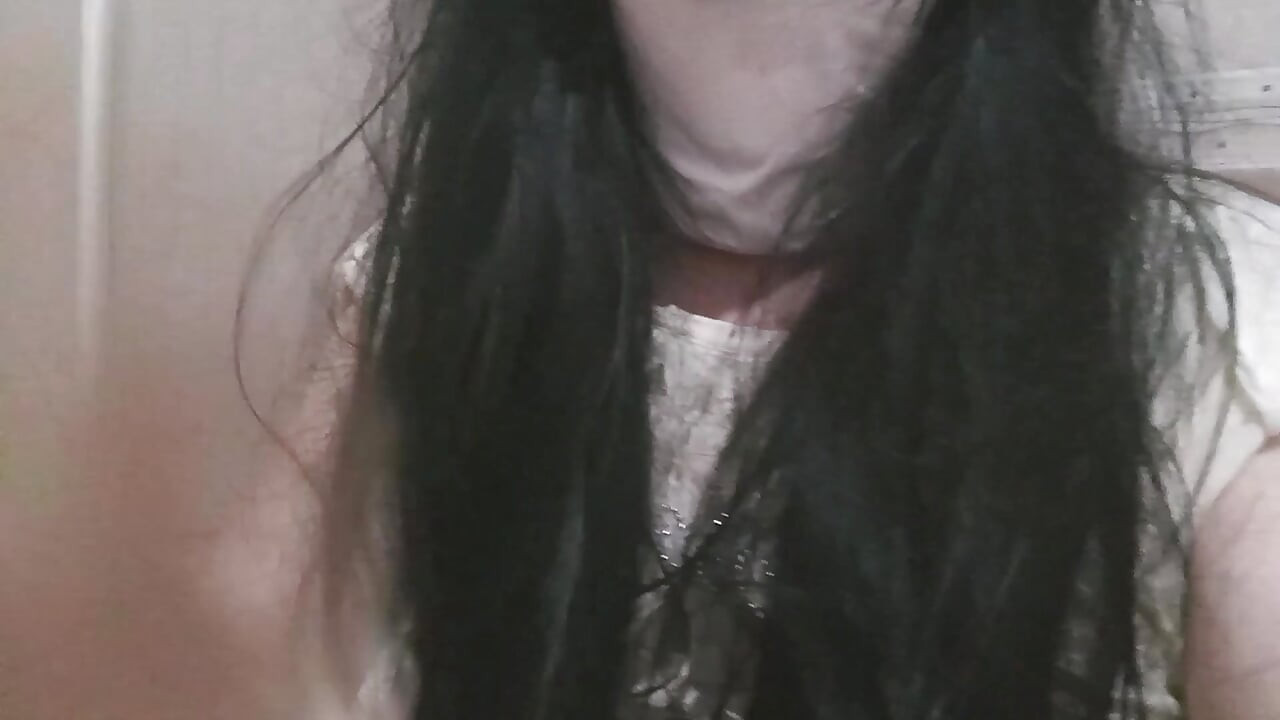 I'm peeing with my little sissy penis and squeezing the head of my penis
