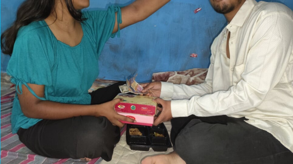 Bhai Dooj Special 2025 Latest Sex Videos Step Brother Gifted Rs 1000 for Pussy Chudai Two Step. Brother Step Ro