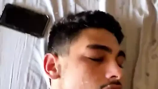 Yüze boşalma 1