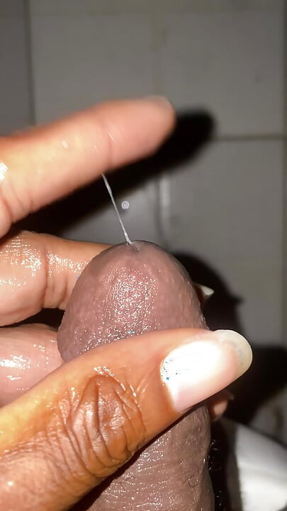Blackmamba21 Late-night Lube Session - Real Solo Masturbation on Her Toilet
