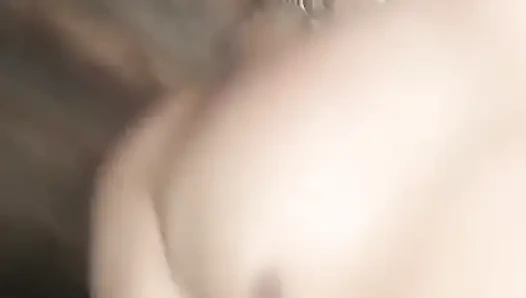 Aku masukin kontolku ke dalam memek eva sampai aku crot di atasnya