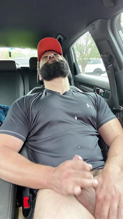 Muscle Cub in the Car