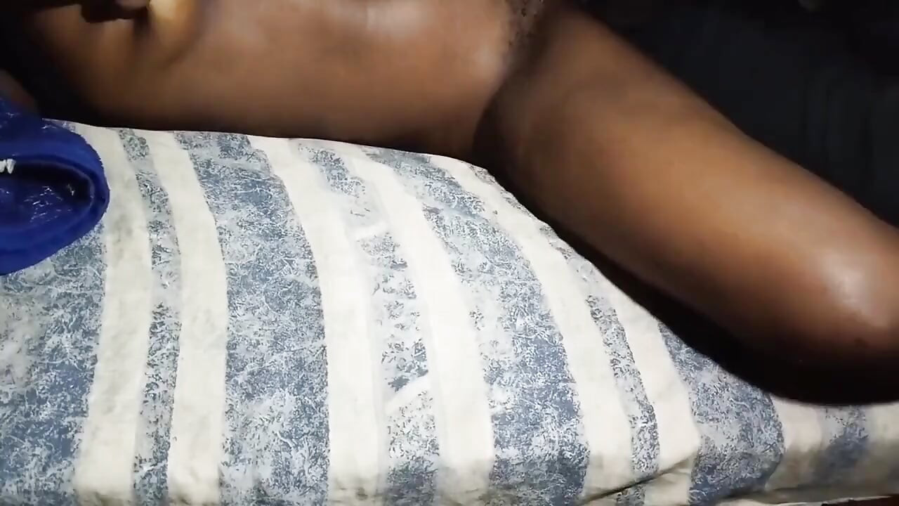 Fé recebe uma foda missionária em primeiro plano