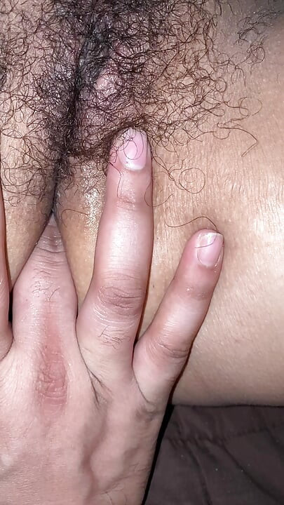 Fingern und erstmals analfick in der nacht auf dem bett