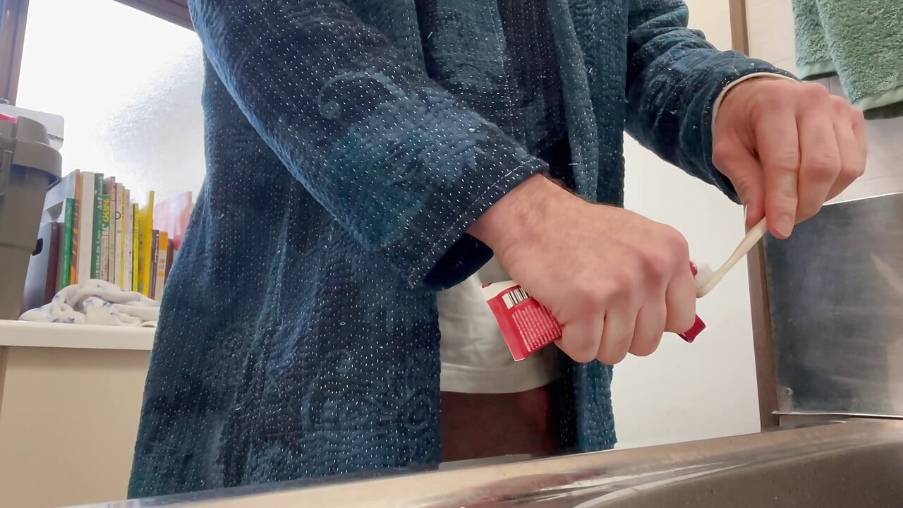 סבון BWC במקלחת עם גמירה קטנה