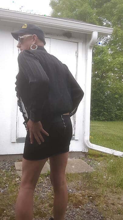 Mature crossdresser outdoors masturbation cum kicking