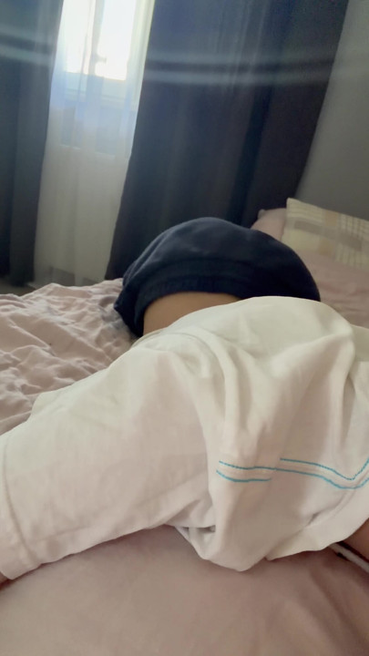 teen femboy is teasing u with his ass