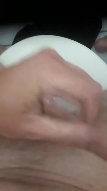 Auf dem Klo abgespritzt