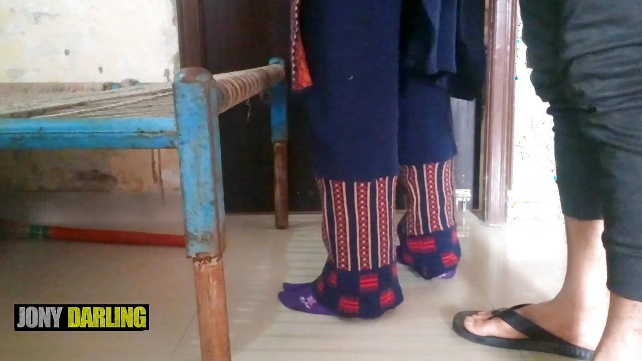 繼母卡在查帕伊的下 繼子來狠狠操她