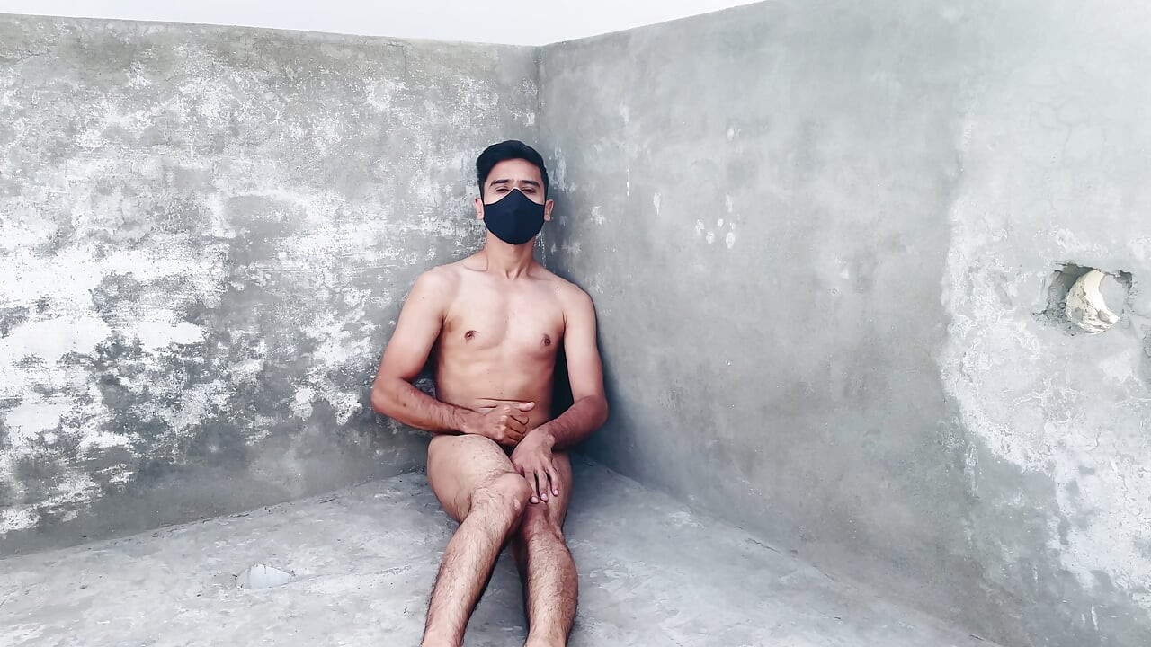 Pakistani Roof top porn horny handsome boy mustarbation in public place