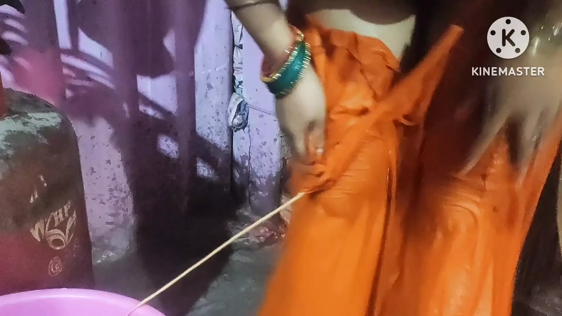 Tenni valamit