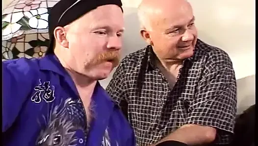 istriku yang dientot habis-habisan sama istri di klub malam