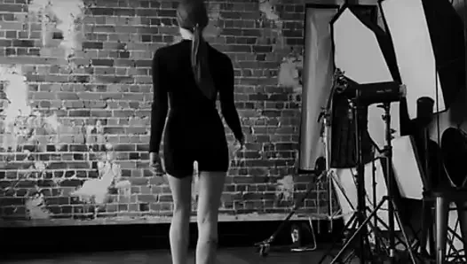 MonaBurrington видео