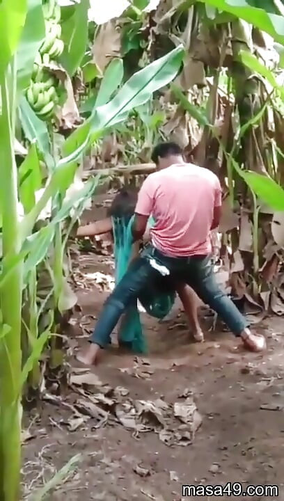 Mătușă cu iubitul ei Surprinsă de soț