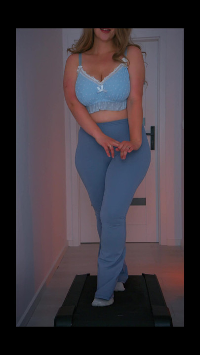 Cycata milf twerking jej masywny tyłek