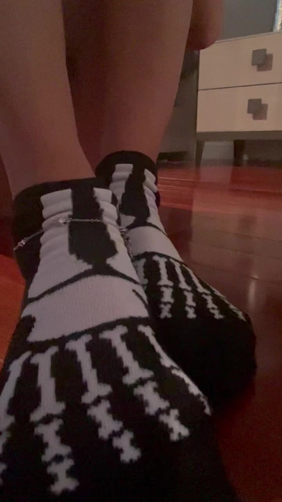 Italian Princess-Trick or treat smell my stinky feet