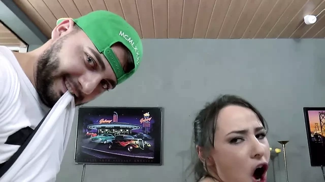 Sexy girl in search of orgasm - Episode 3