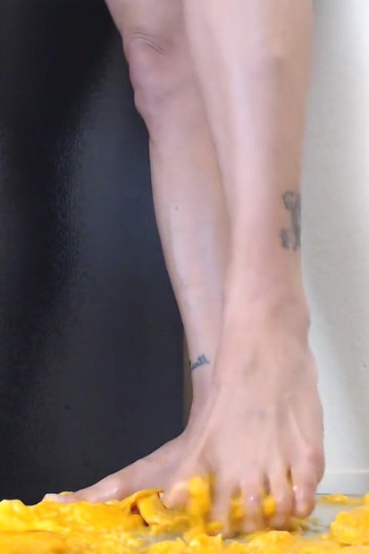 Mampatan barefoot mangga ASMR