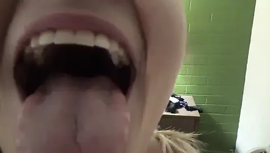 Amateur college blonde sabrina halsfick und 3 kehlenfick