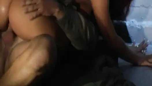 MILF meniduri tetangganya