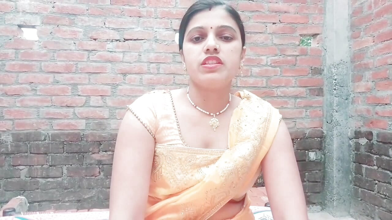 Watching Indian outdoor stepmom take a hot bath makes her stepson go crazy for fucking her