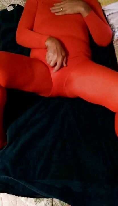 Cd gay, emagrecido, ovos, masturbação em meia-calça e collant.