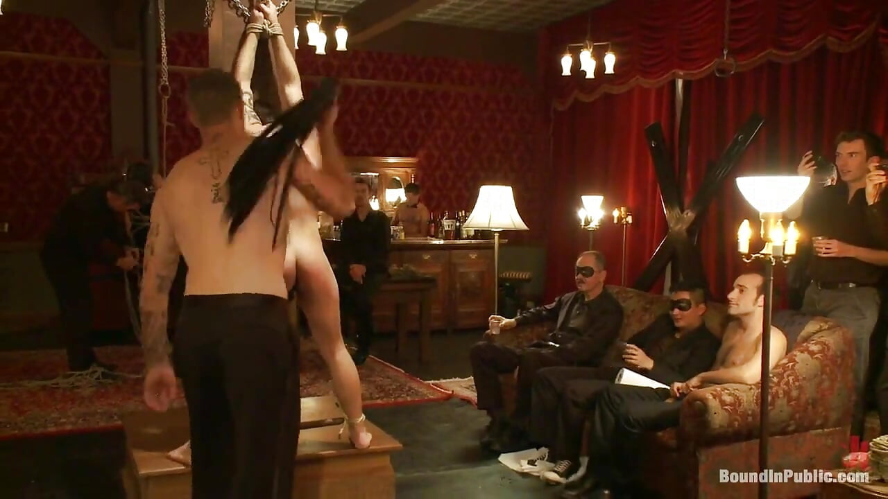 Noapte homosexuală la etajul superior