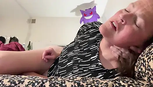 Tante seksi dengan pantat bahenol lagi asik muncrat di kontol besar pria kulit hitam