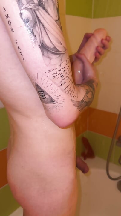 Alex lagi mandi bareng!