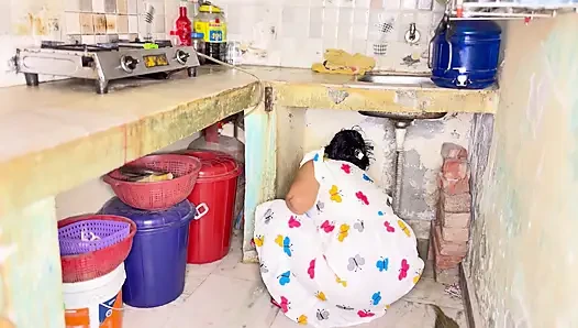 Hot Desi Bhabhi Padosi Kitchen Sex - Real Passionate Hardcore