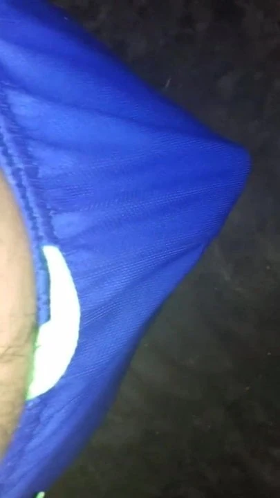Sin tocar mi polla arriba y abajo en mis tiros