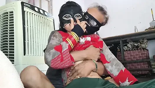 Hintli ateşli çift seks hikayesinin tadını çıkarıyor Hintçe ses