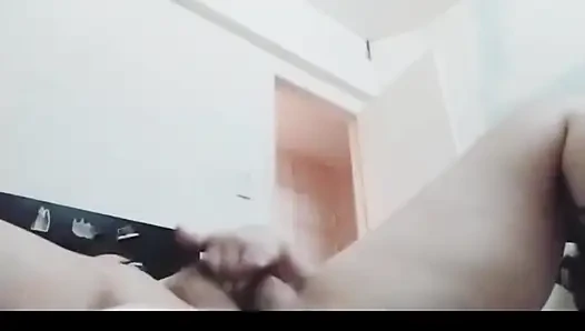 Cewek rambut merah dobel amputee lagi asik masturbasi